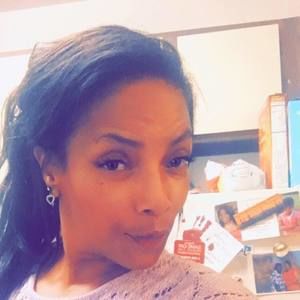 Meet your Posher, Nikeya